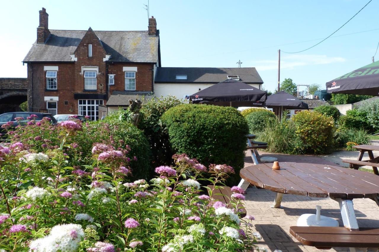 Railway Inn Culham Екстер'єр фото